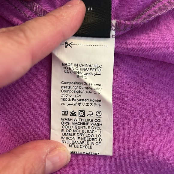 Shein Lavender Flowy Ruffle Sleeve Classic V-Neck Short Sleeve Top Size Large - Picture 5 of 5